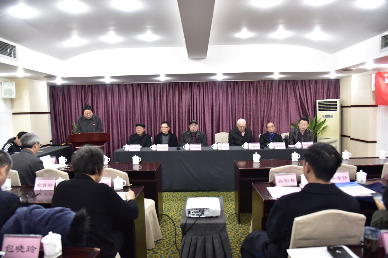 澳门网投官方网站院长 李怡教授.jpg